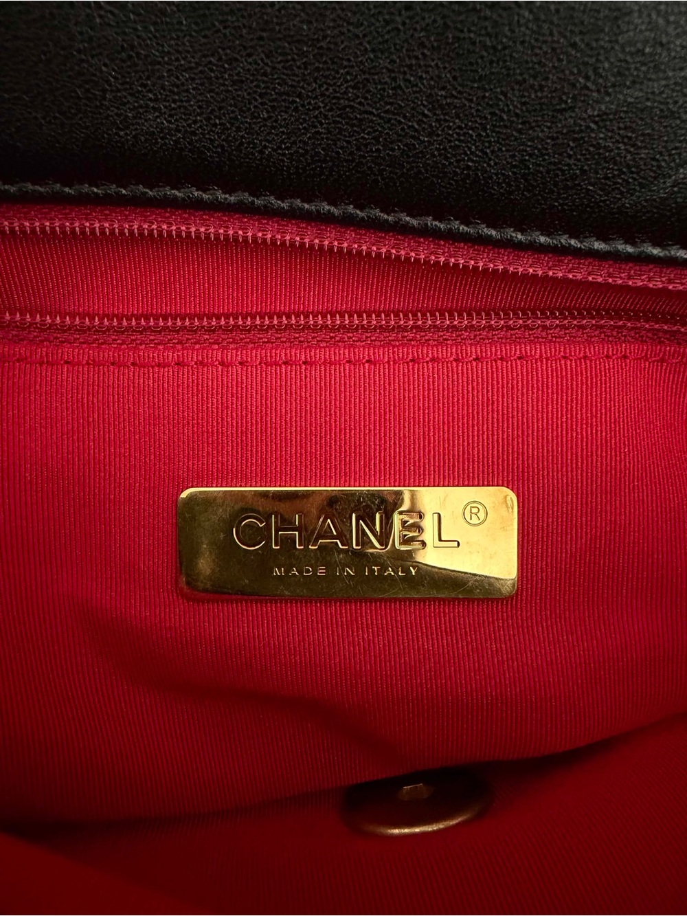 Chanel 19 Medium - Picture 15 of 15